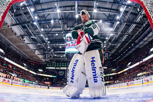 Färjestads målvakt Lars Haugen deppar