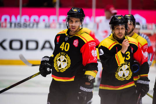 Jesper Jensen and Elias Fälth of Brynäs  looks dejected
