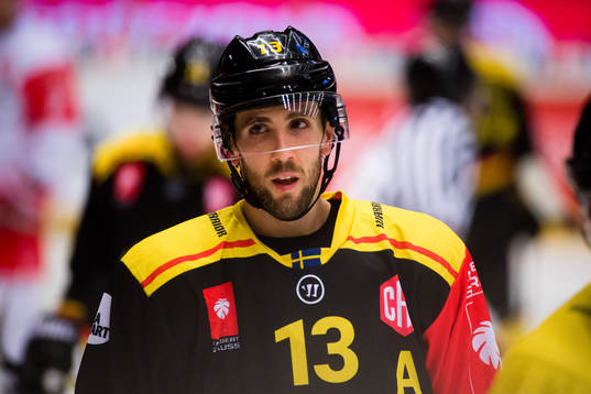 Ryan Gunderson of Brynäs looks dejected