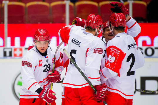 Ocelari Trinec celebrate