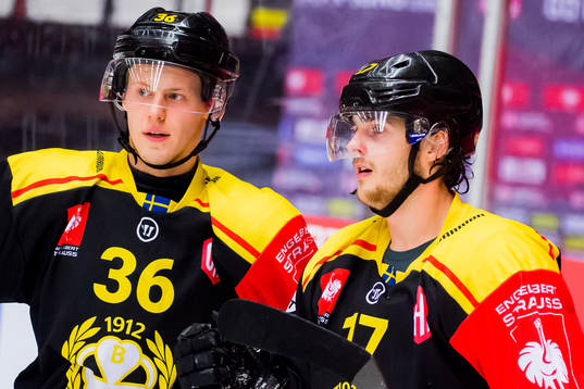 Linus Ölund and Alexander Bjurström of Brynäs celebrate