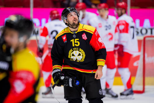 Simon Bertilsson of Brynäs looks dejected
