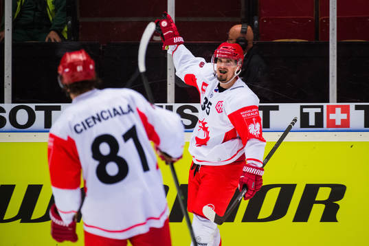 Milan Mikulík of Ocelari Trinec celebrates the 3-6 goal