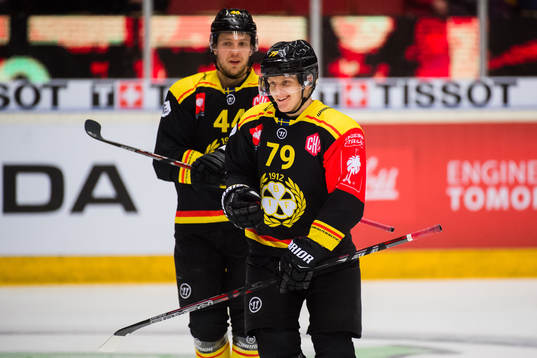 Daniel Mannberg of Brynäs celebrates the 3-5 goal