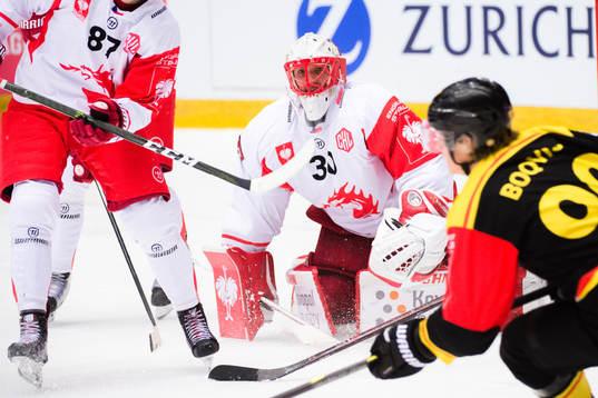 goalkeeper Simon Hrubec of Ocelari Trinec