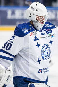 Leksands målvakt Victor Rönnqvist  i ishockeymatchen i