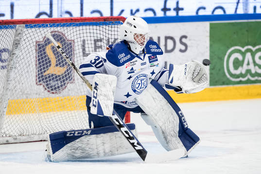 Leksands målvakt Victor Rönnqvist  i ishockeymatchen i