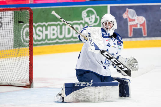 Leksands målvakt Victor Rönnqvist  i ishockeymatchen i