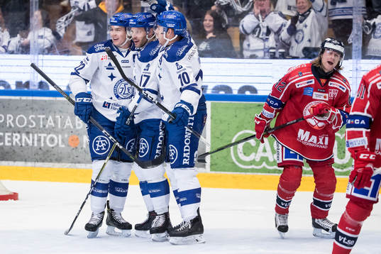Leksands Jesper Ollas jublar