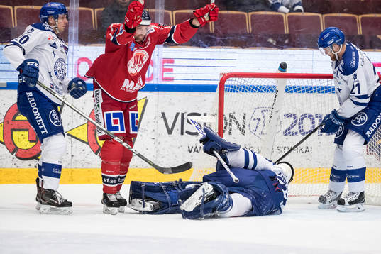 Västerviks Alexander Wiklund jublar