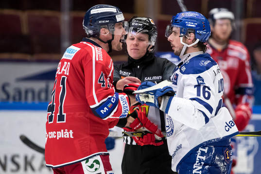 Västerviks Joacim Hedblad och Leksands Fredrik Lindgren  i