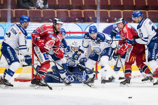 Västerviks Alexander Wiklund och Kalle Östman  framför