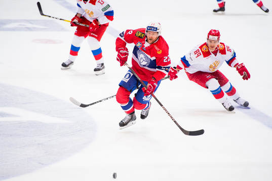 Martin Røymark of Norway and Alexander Khokhlachyov of