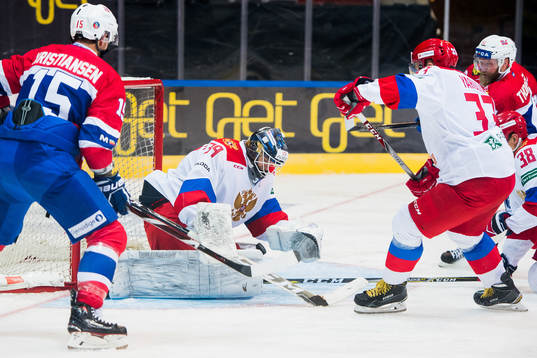 Tommy Kristiansen of Norway, Goaltender Aleksandr