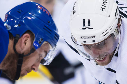Rangers Kevin Hayes tekar mot Kings Anze Kopitar