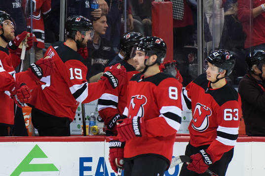 Devils Jesper Bratt jublar