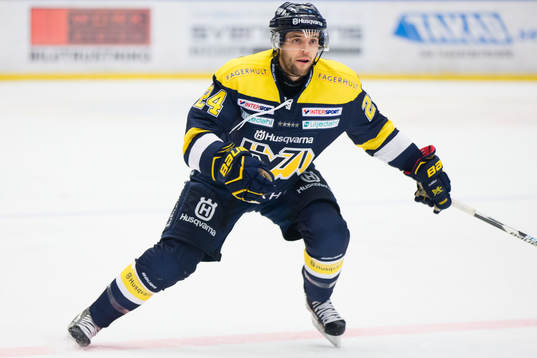 s Stefan Elliott