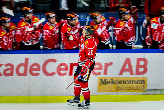 Örebros Marcus Weinstock gör 2-1 och jublar