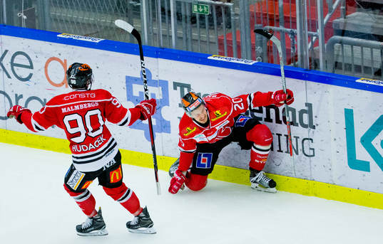 Örebros Marcus Weinstock gör 2-1 och jublar med Libor