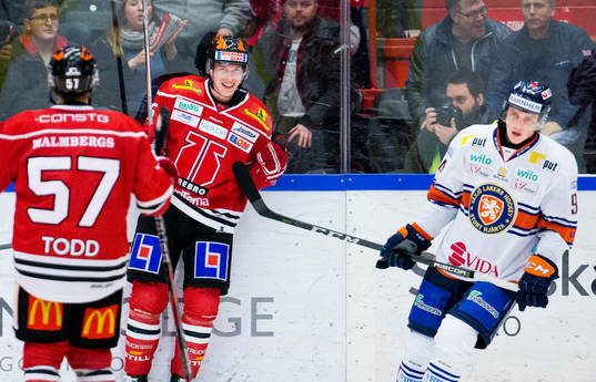 Örebros Jare Sallinen gör 3-2 och jublar