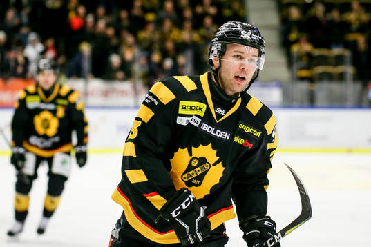 Skellefteås Mark Katic jublar