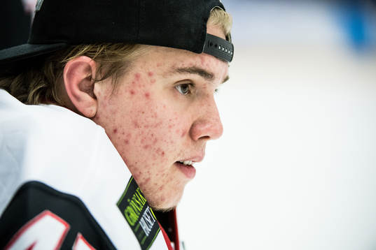 Malmö Redhawks målvakt Anton Malmborg i båset