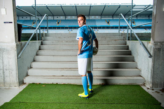 Malmö FF presenterar Egzon Binaku som ny spelare, här