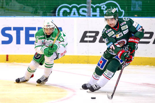 Rögles Samuel Jonsson  och Frölundas Ponthus Westerholm