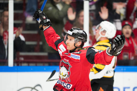 Malmö Redhawks  Frederik Storm jublar