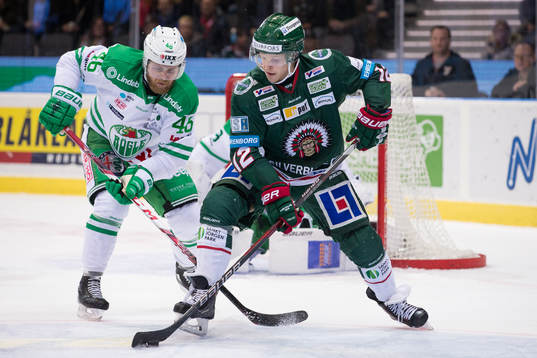 Frölundas Max Friberg och Rögles Janne Jalasvaara