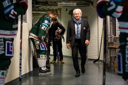 Frölundas ordförande Mats Grauers innan ishockeymatchen i