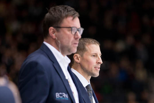 Rögles assisterande tränare Patrik Ross och tränare Cam