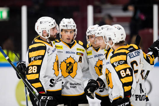 Skellefteås Joakim Lindström jublar