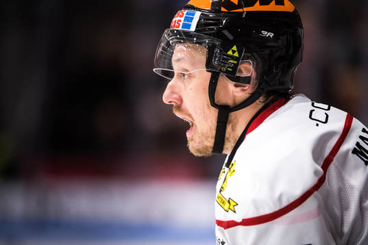 Örebros Marcus Weinstock reagerar