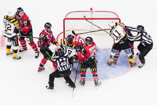 Slagsmåll framför Skellefteås båsen