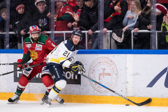 s Mattias Tedenby  i ishockeymatchen i SHL mellan Mora och