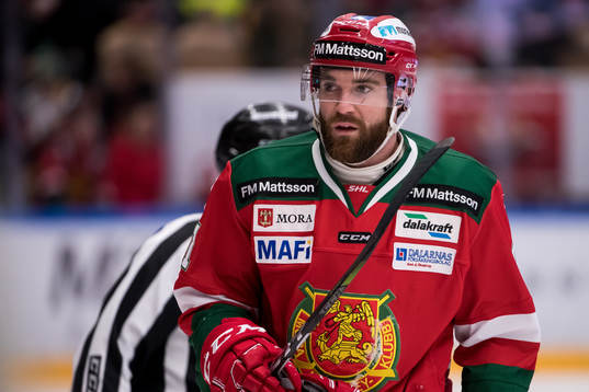 Moras Keaton Ellerby  i ishockeymatchen i SHL mellan Mora