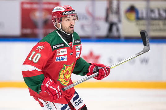 Moras Andrew Kozek  i ishockeymatchen i SHL mellan Mora och