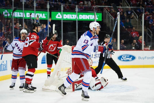 Rangers Mats Zuccarello och Kevin Hayes jublar