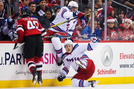 Devils Blake Coleman tacklar Rangers Jesper Fast