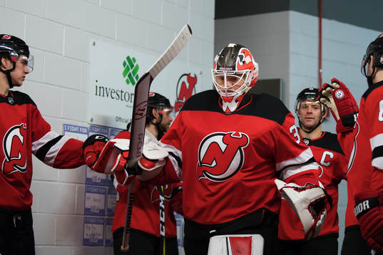 Devils målvakt Cory Schneider i spelargången