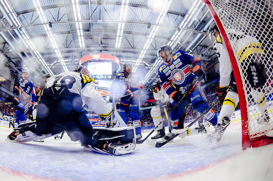 Växjös Andrew Calof gör mål 3-3