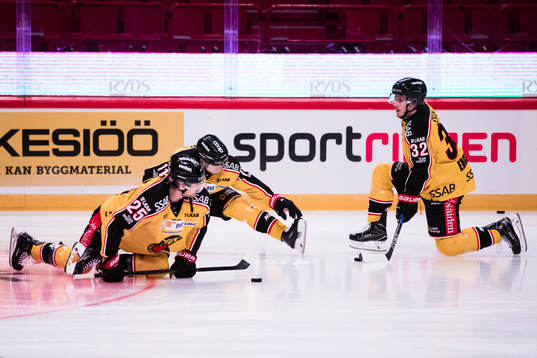 Luleås Anton Hedman , Petter Emanuelsson och Oscar Engsund