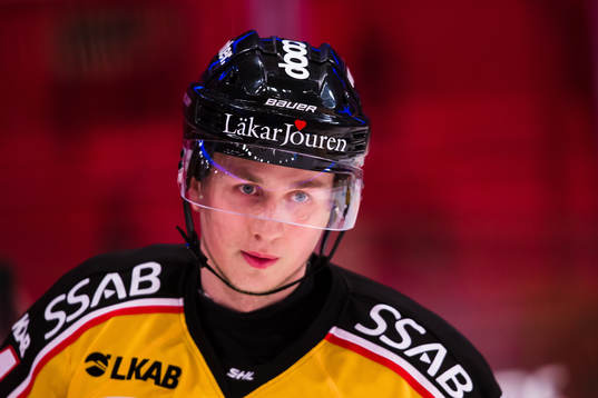 Luleås Jonas Berglund innan ishockeymatchen i SHL mellan