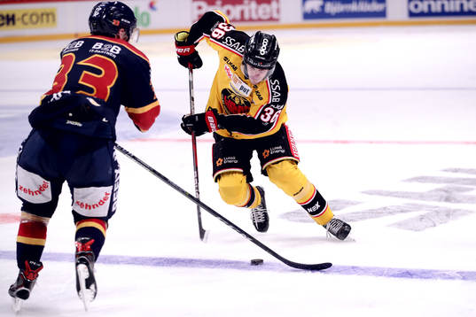 Luleås Emil Larsson och Djurgårdens Linus Hultström