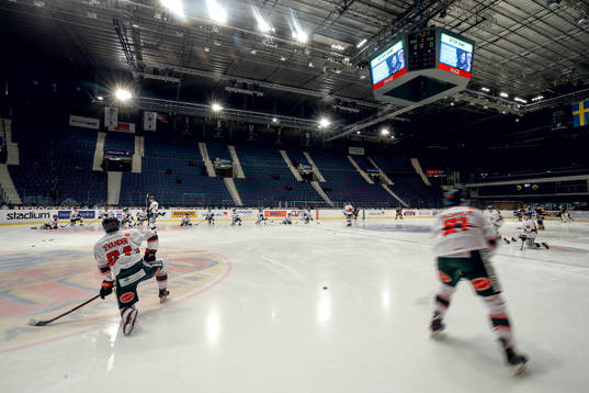 Tingsryds spelare värmer upp