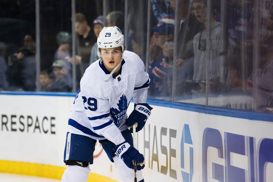 Maple Leafs William Nylander på uppvärmningen