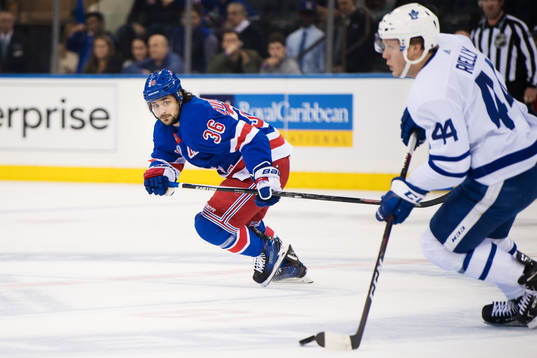 Rangers Mats Zuccarello och Maple Leafs Morgan Reilly