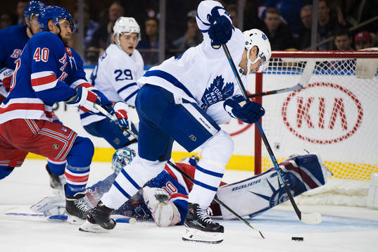 Maple Leafs Auston Matthews gör 1-3 bakom Rangers målvakt