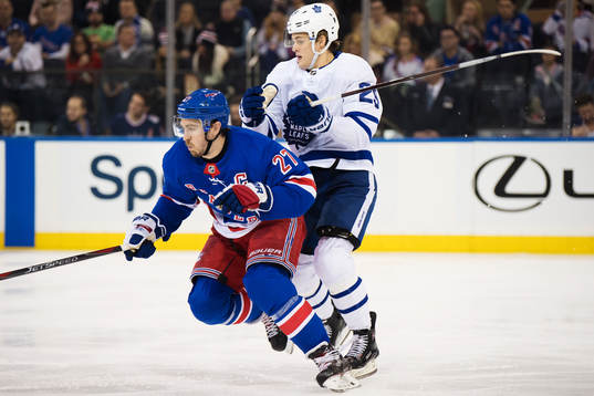 Rangers Ryan McDonagh och Maple Leafs William Nylander